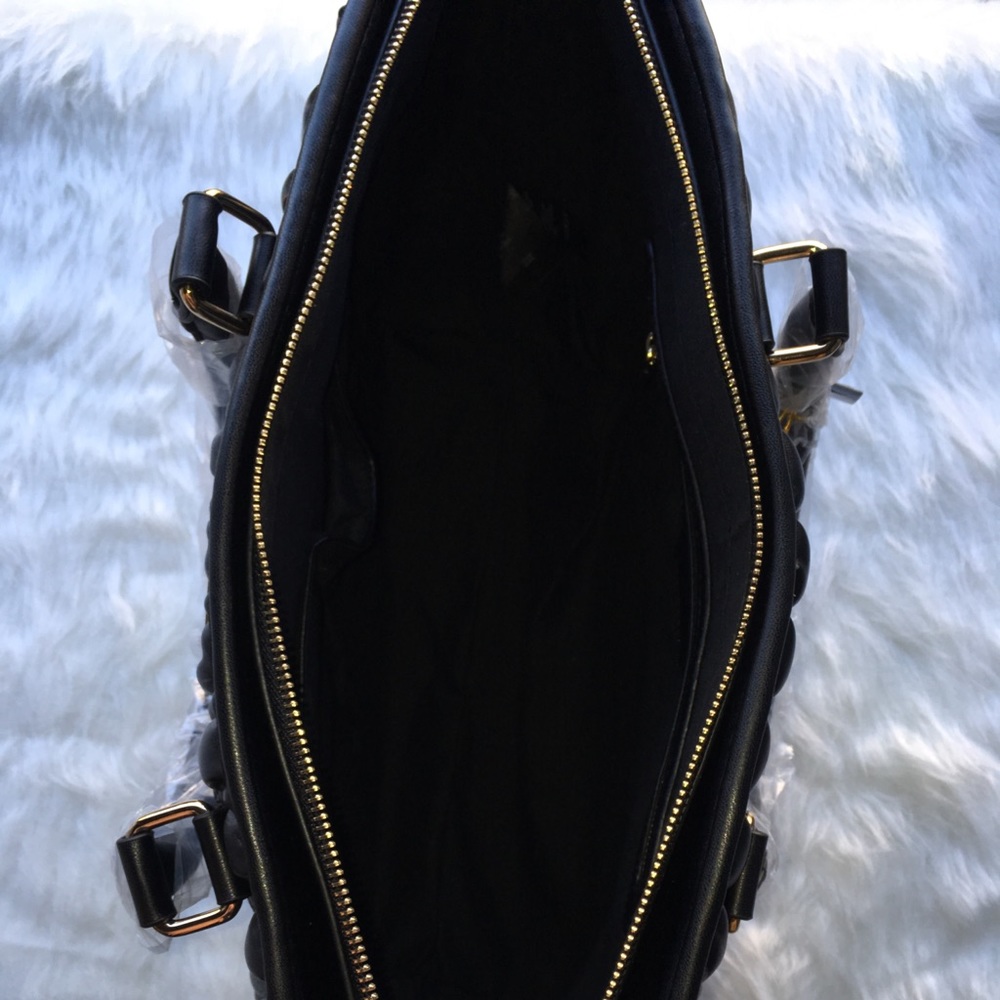 🌹👜💎bebe Diamanda Tote Black Quilted Mini Studs - Picture 8 of 8